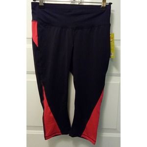 Women’s Leggings 3/4 Quick Dry Size Med Black/Red